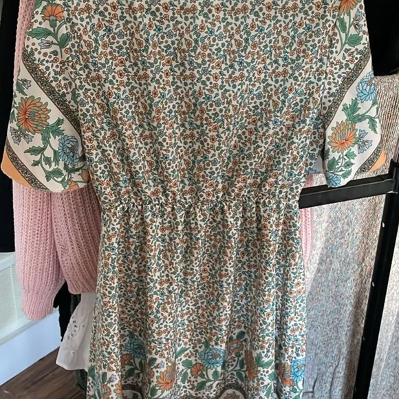 Floral V-Neck Dress in Orange and Cream - Picture 3 of 4